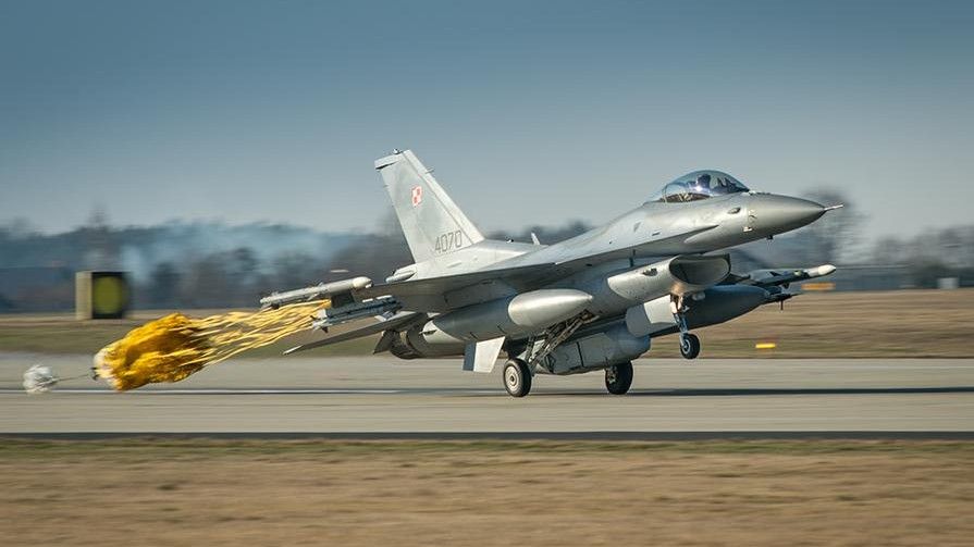 Pociski JASSM będą stanowić uzbrojenie polskich F-16. Fot.: st. chor. Arkadiusz Dwulatek/CCDORSZ