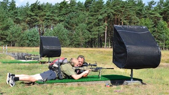 Strzelecka konkurencja tegorocznej Selekcji z wykorzystaniem broni produkowanej w ZM Tarnów - fot. Bumar
