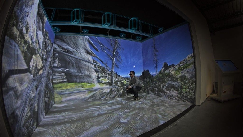System symulacyjny Cave 3D, oferowany przez OBRUM. Fot. OBRUM.