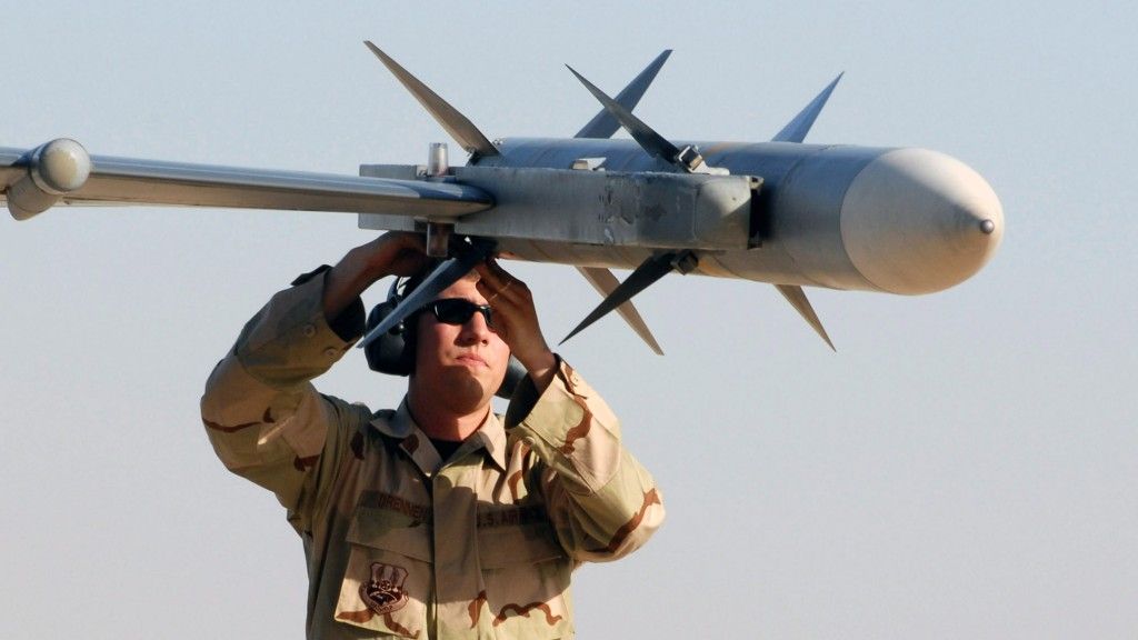 Oman chce zakupić partię pocisków AIM-120C AMRAAM - fot. USAF