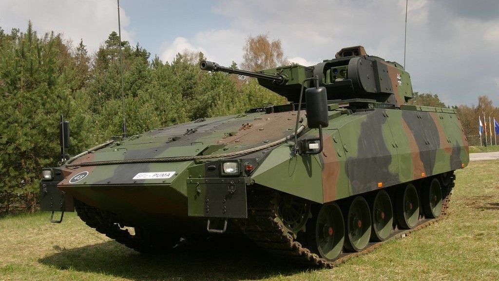 Nowy bojowy wóz piechoty będzie docelowo wyposażony w podobny system przeciwpancerny, jak polskie kto Rosomak. Fot. Bundeswehr/Bienert/flickr.