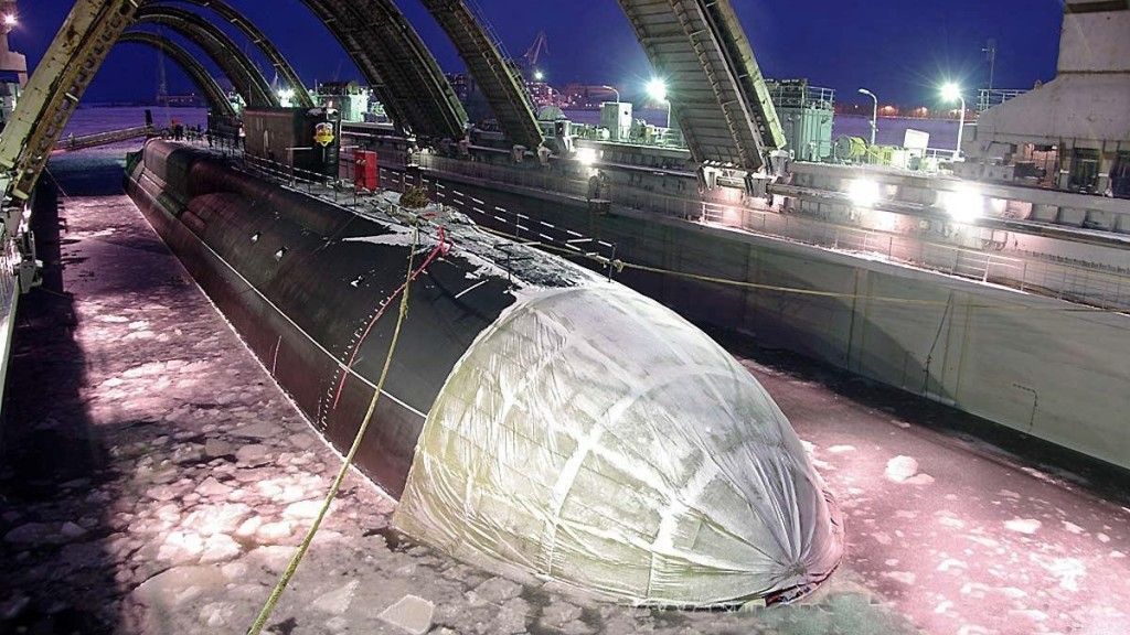Rosja wprowadza do linii drugi atomowy okręt podwodny z rakietami balistycznymi typu Boriej – „Aleksander Newski” – fot. Siewmasz