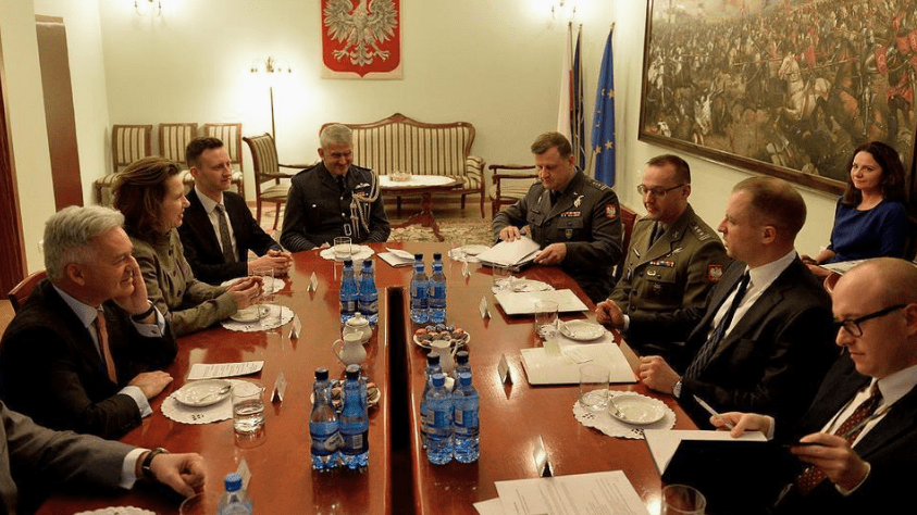 Spotkanie Ministra Szatkowskiego z wiceministrem Duncanem/fot. mjr Robert Siemaszko(CO MON)