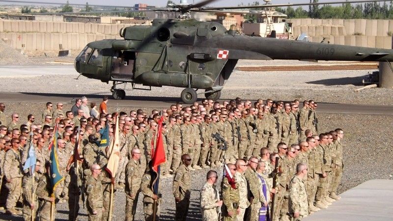 Polscy żołnierze pożegnali plutonowego Jana Kiepurę fot. PKW Afganistanj