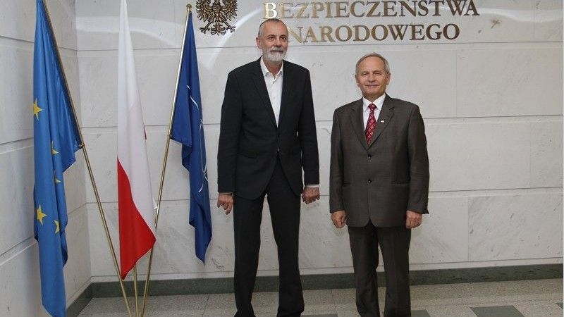 Poseł Grupiński i minister Koziej podczas spotkania nt. prezydenckiego projektu ustawy dot. obron przeciwrakietowej - fot. BBN.