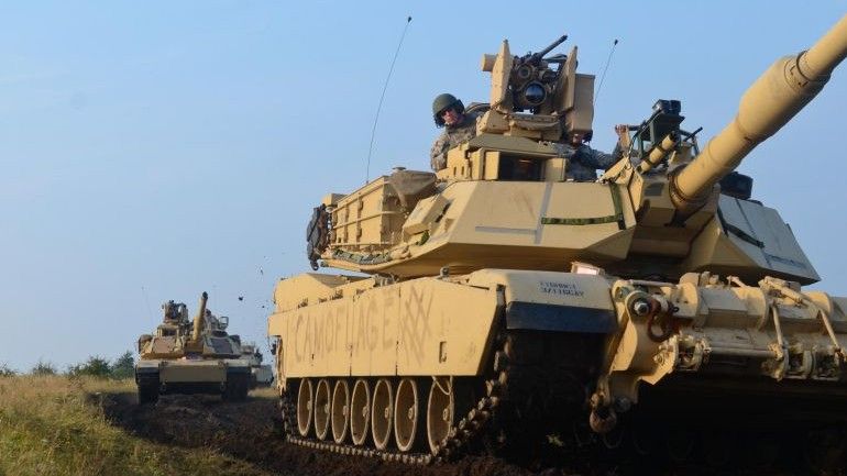 Czołgi M1 Abrams 3. batalionu 116. Brygadowego Zespołu Bojowego Kawalerii podczas ćwiczenia Saber Guardian 2016, Cincu, Rumunia. Fot. U.S. Army Europe