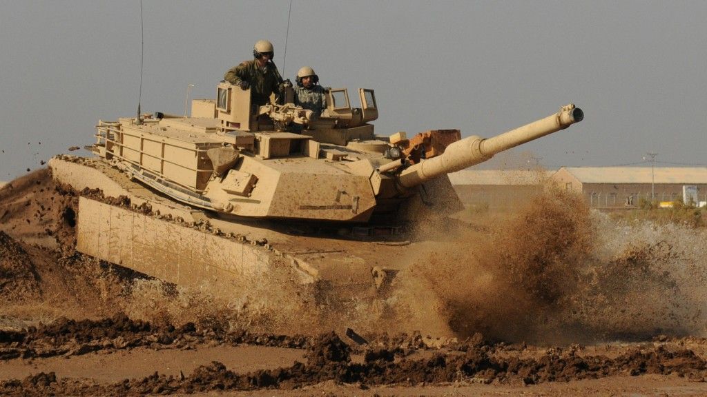 Szkolenie załogi irackiego czołgu Abrams w 2011 roku. Fot. SGT Chad Menegay/US DoD.