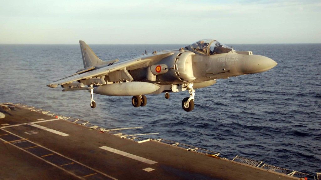 Hiszpańskie Harriery pozostaną w linii nie krócej niż do 2024 roku. Fot.Mass Communication Specialist Leonardo Carillo/US Navy.