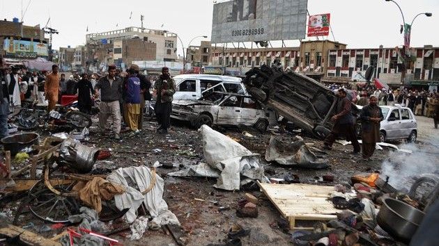Skutki czwartkowych zamachów - fot. Associated Press/Arshad Butt