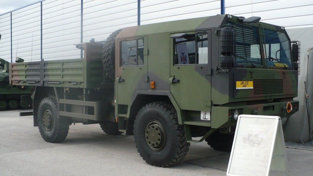 Samochód ciężarowy Jelcz 442, który będzie najprawdopodobniej stanowił  bazę PRB - fot. Pibwl