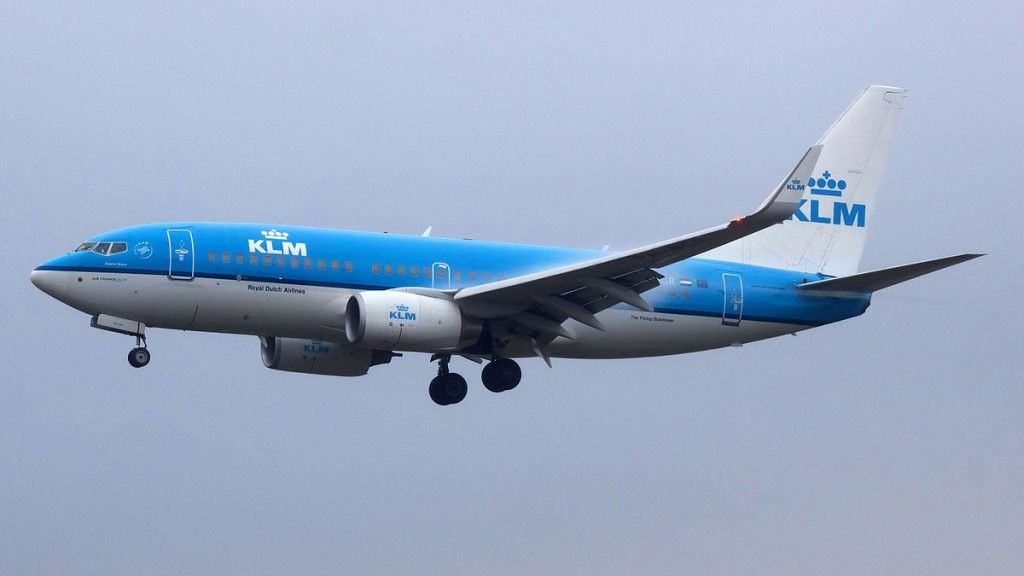 Holenderski BBJ1 będzie oparty na Boeingu 737-700, takim jak maszyny eksploatowane przez holenderskie linie lotnicze KLM. Fot. Bene Riobó/CC BY-SA 4.0