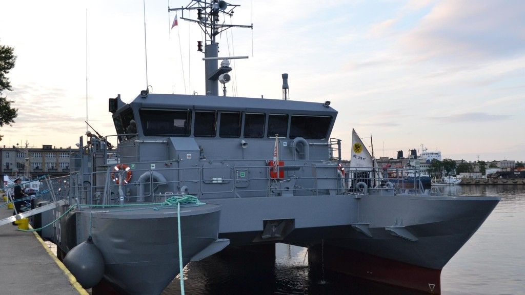 Łotewski okręt „Skrunda” o konstrukcji SWATH w Gdyni – fot. M.Dura