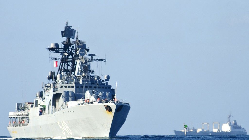 Po okresie kryzysu, Rosjanie coraz częściej (ponownie) wypływają na oceany - fot. US Navy