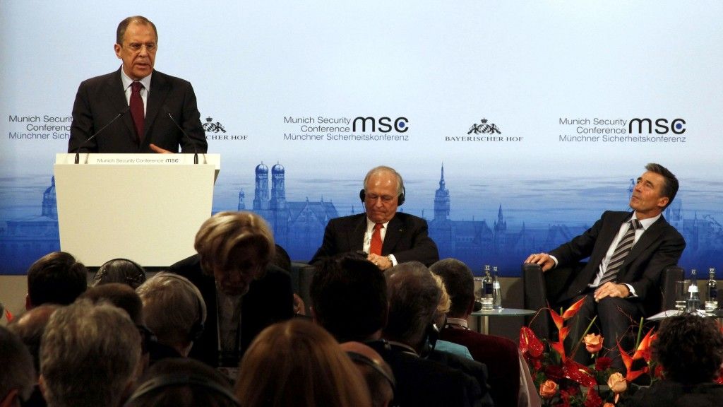 Ławrow i Rasmussen starli się w dyskusji podczas monachijskiej konferencji - fot. MSC