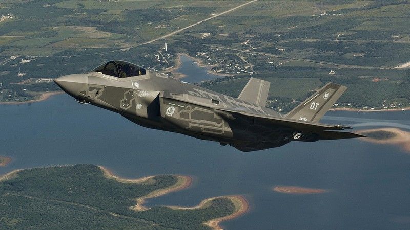 Amerykanie, pomimo cięć, deklarują zakup ponad 1700 egzemplarzy samolotów F-35 Lightning II - fot. Lockheed Martin