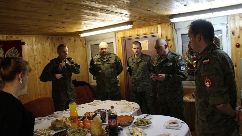 Polscy żołnierze świętują w Bośni i Hercegowinie - fot. kpt. Marcin Zagóra