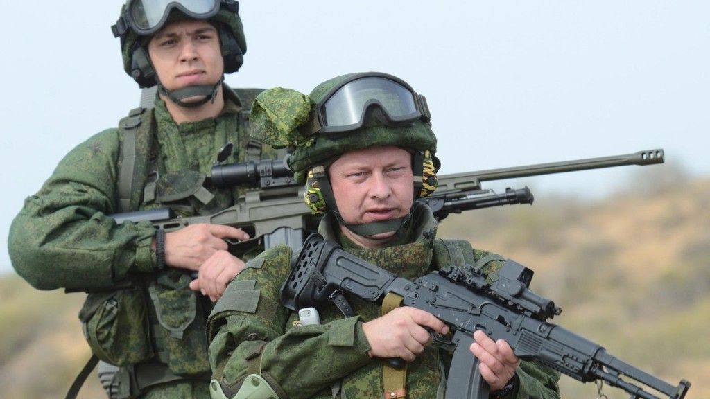 Rosyjscy żołnierze testujacy system Ratnik - fot. Minitaryphotos.net