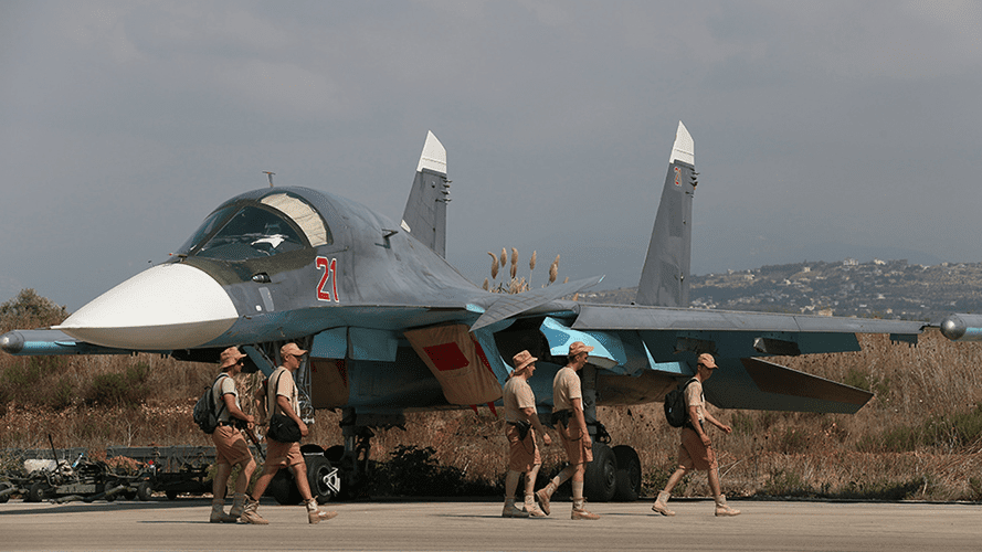 Rosyjski Sukhoi Su-34 w syryjskim mieście Latakia. Fot. mil.ru