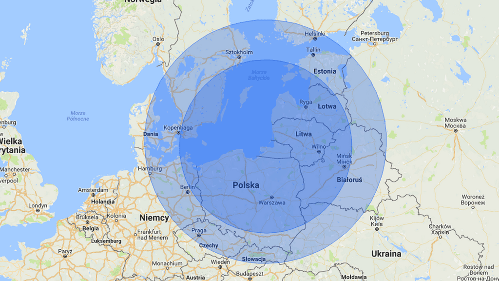 Maksymalny zasięg rakiet Iskander-M - okręg o mniejszym promieniu - 500 km, większym - 700 km. Fot. Google Maps/Defence24.pl.