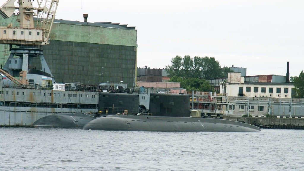 Okręt podwodny proj. 636M algierskiej marynarki wojennej w porcie Sankt Petersburgu (fot. A. Nitka)