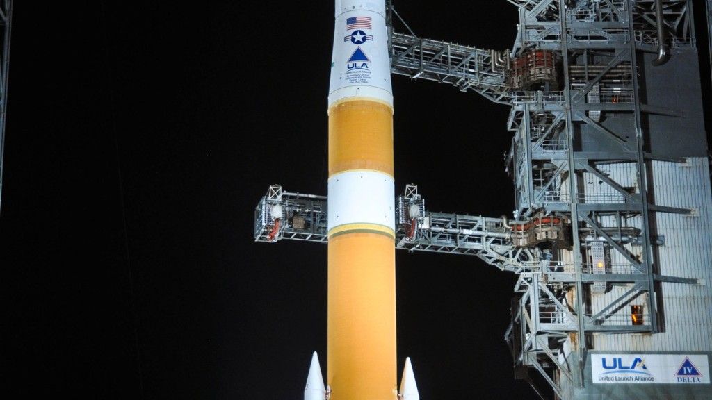 Rakieta nośna Delta IV z satelitą GPS IIF w oczekiwaniu na start - fot. United Launch Alliance