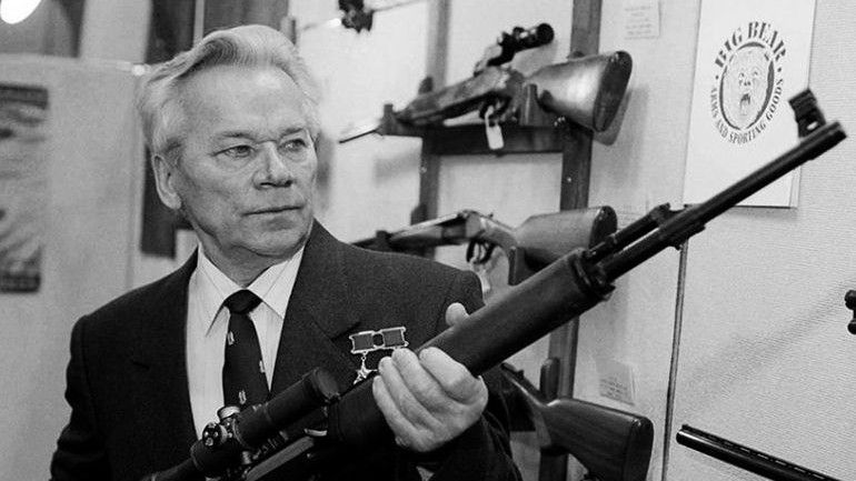 Zmarł twórca legendarnej broni, która stała się niemal militarnym symbolem drugiej połowy XX wieku. - fot. Kalashnikov Corporation
