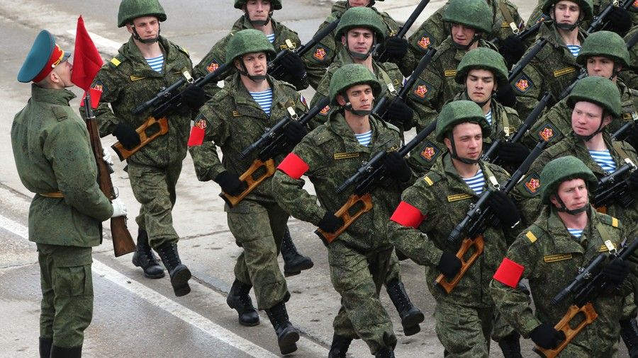 W Rosji rozpoczęto otwarty nabór kandydatów do służby w specnazie. Na zdjęciu żołnierze z 16 brygady specjalnego przeznaczenia podczas przygotowań do parady w Moskwie – fot. мультимедиа.минобороны.рф