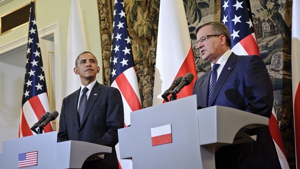 Prezydent Bronisław Komorowski podczas wspólnej konferencji z Barackiem Obamą zapowiedział podniesienie poziomu nakładów na obronę w Polsce do 2 % PKB. Fot. MISSION of the UNITED STATES of AMERICA to POLAND/flickr.
