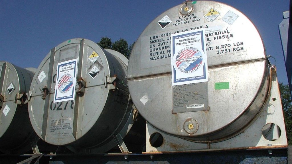 Pojemniki w których rosyjski uran transportowano do USA - fot. USEC
