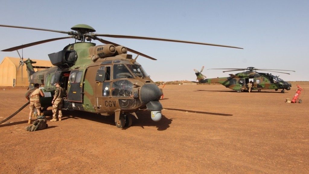Francuski Cougar i NH90 podczas operacji w Mali - fot. Airbus Helicopters/Frederic Lert