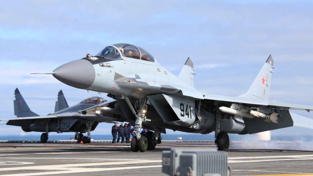 Rozpoczęto testy seryjnych samolotów MiG-29K/KUB wyprodukowanych dla rosyjskiej marynarki – fot. MiG