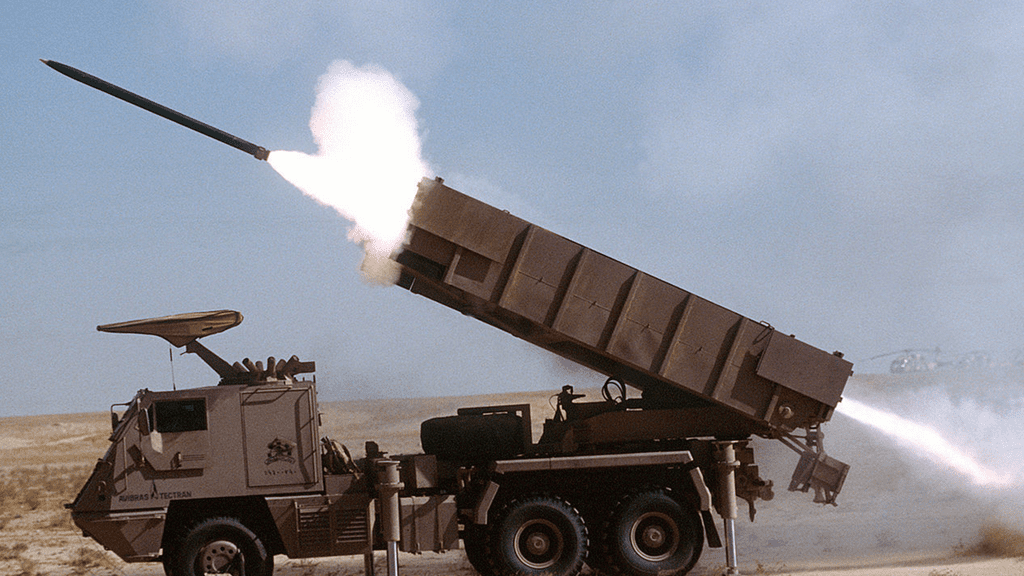 Saudyjska wyrzutnia rakietowa Astros w czasie operacji Desert Shield. Fot. TSgt. H. H. Defner via Wikipedia.