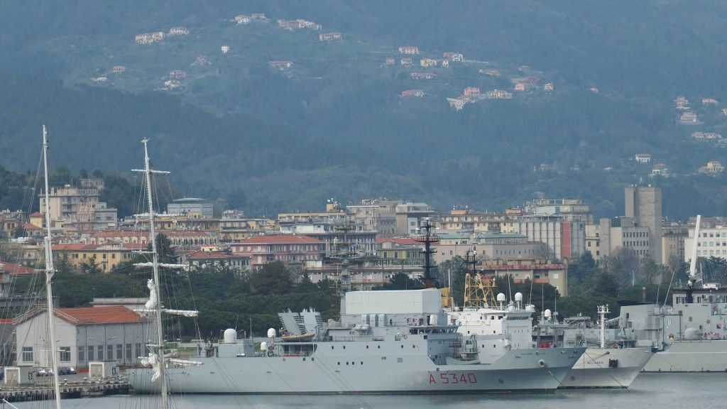 Włoski okręt rozpoznania radioelektronicznego Elettra (A 5340)- fot. Andrzej Nitka/D24
