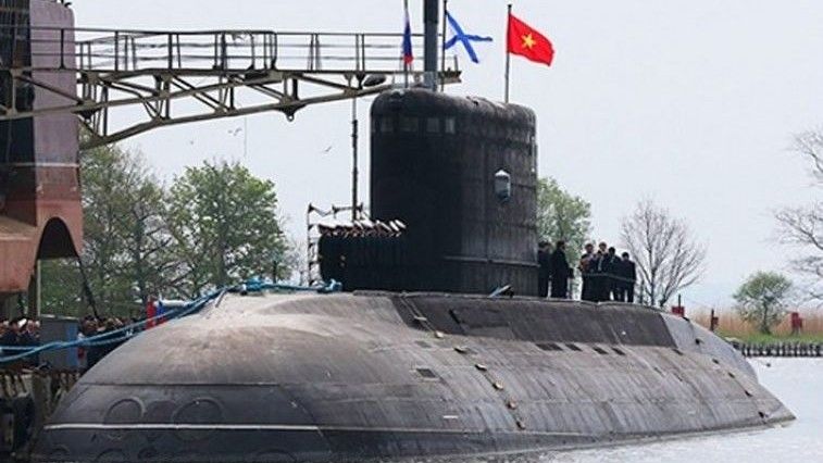 Pierwszy okręt podwodny projektu 636.1 dotarł już do Wietnamu – fot. laodong.com