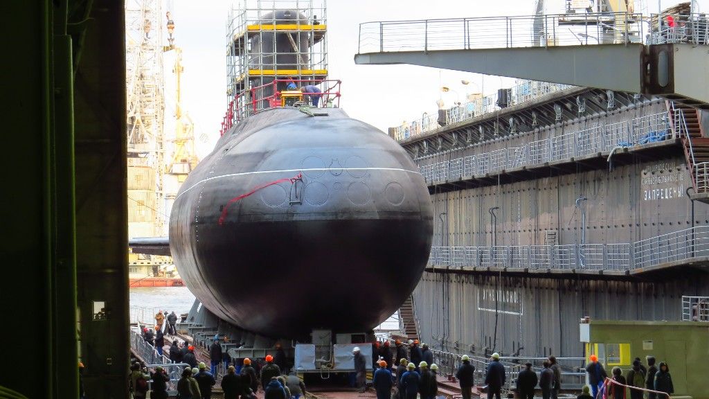 W Petersburgu zwodowano następny okręt podwodny typu Warszawianka „Noworosijsk” – fot. flotprom.ru