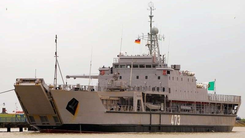 Algierski desantowiec Kallat Beni Rached - fot. Jörn Prestien/Shipspotting.com
