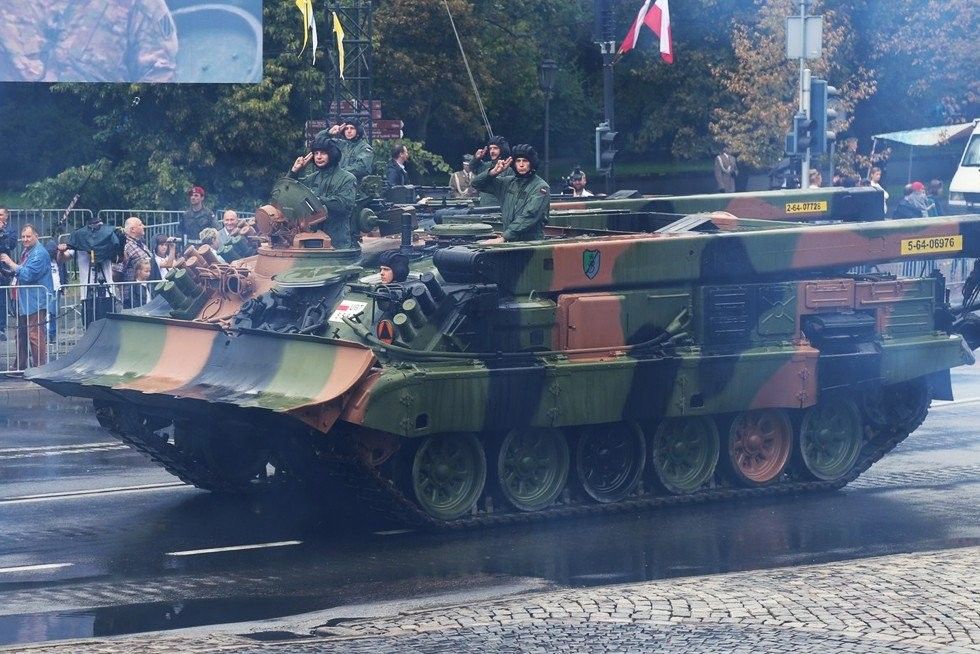 Polski wóz zabezpieczenia w akcji na Ukrainie. Pomógł przejąć rosyjski czołg