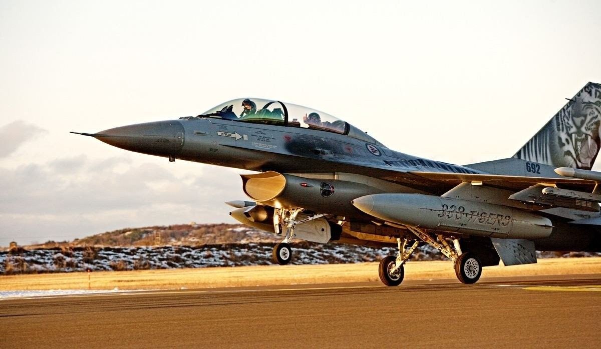 Opóźnienie w dostawie F-16. Priorytetem Ukraina