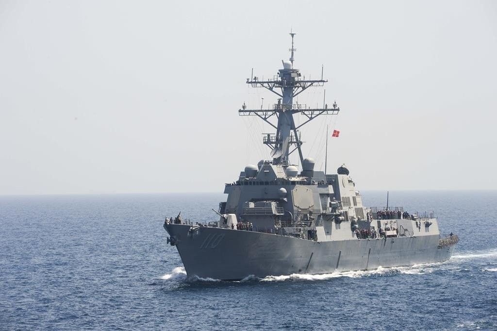 ВМС Ирана обстреляли американские корабли в Ормузском проливе