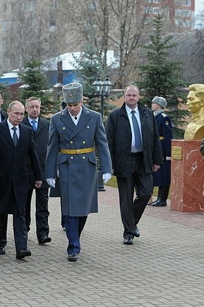 Czy Putin zasłuży na złote popiersie i zapisze się w historii jako odnowiciel Rosji? Fot. Kremlin.ru