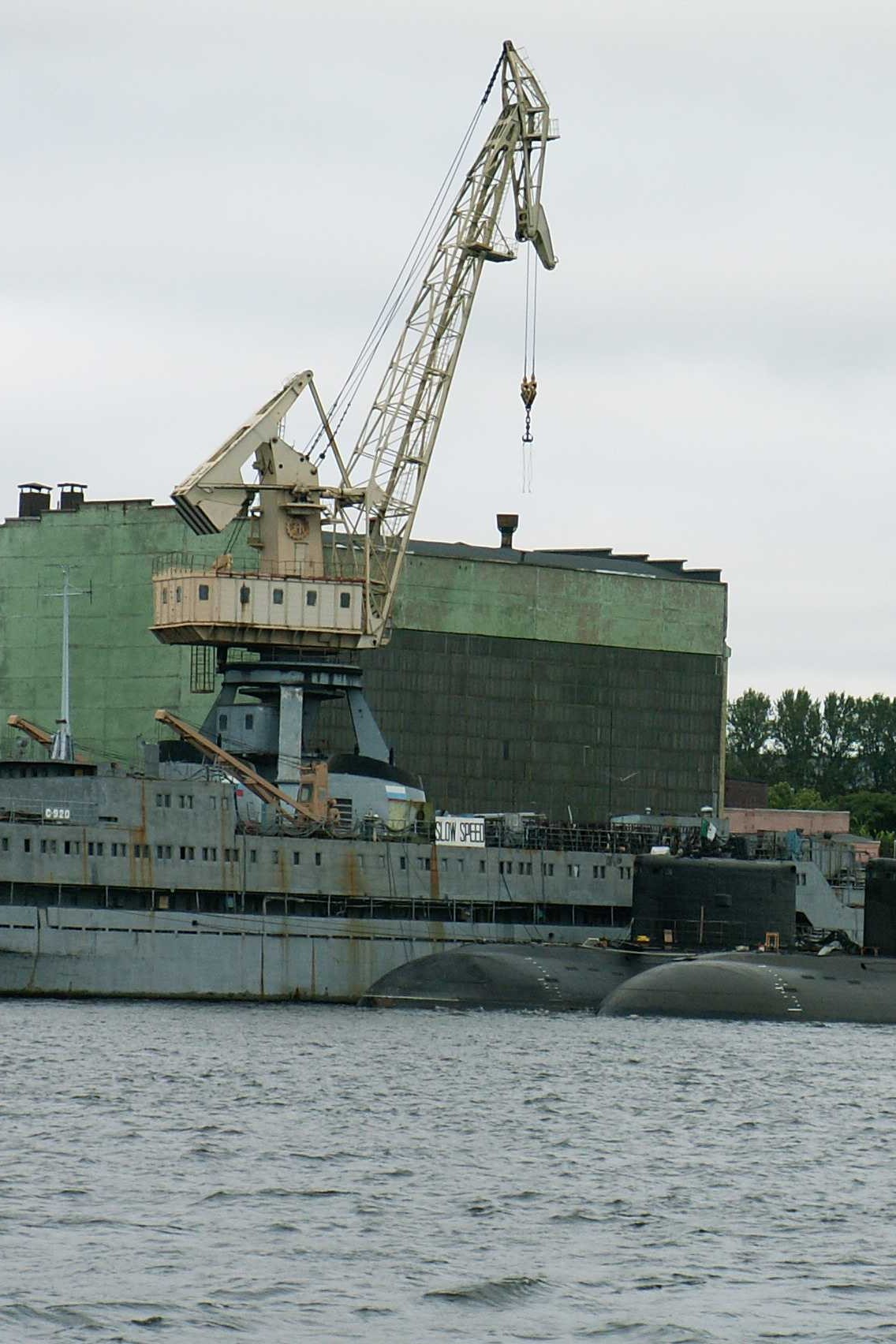 Algierskie OP w stoczni Admiralicji w Sankt Petersburgu fot. Andrzej Nitka
