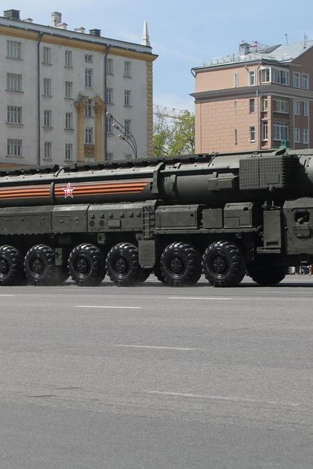 Rosyjska, mobilna wyrzutnia rakiet balistycznych RS-24 Jars, fot. Соколрус, Wikipedia, CC BY-SA 4.0