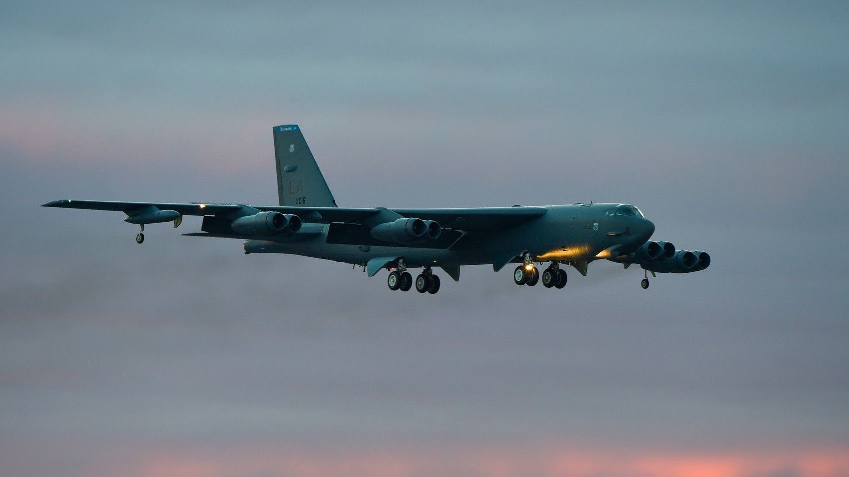 B-52 Nad Bałkanami | Defence24