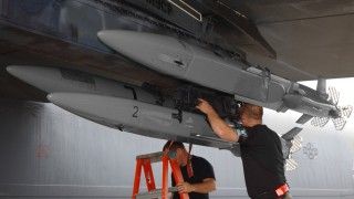 Siły powietrzne USA zakupiły 202 cele pozorne MALD-J – fot. Raytheon