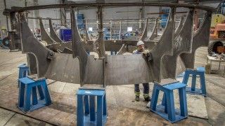 Pierwsze zdjęcie pokazujące budowę jednego z pierścieni dziobowej części kadłuba okrętu A26 – fot. Saab