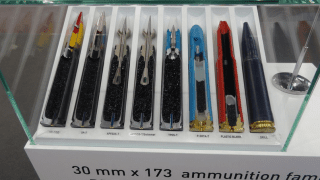 Amunicja 30 mm firmy Nammo. Fot. J. Sabak/Defence24.pl.