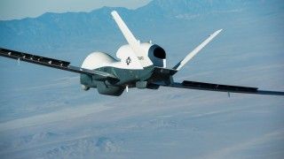 Bezzałogowiec MQ-4C Triton odbył swój pierwszy lot– fot. US Navy