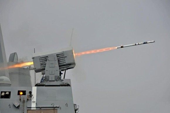 Zakończono pierwsze testy ogniowe rakiet RAM Block 2 – fot. US Navy