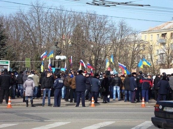 Prorosyjskie protesty w Ługańsku. Fot. Lystopad/Wikimedia Commons