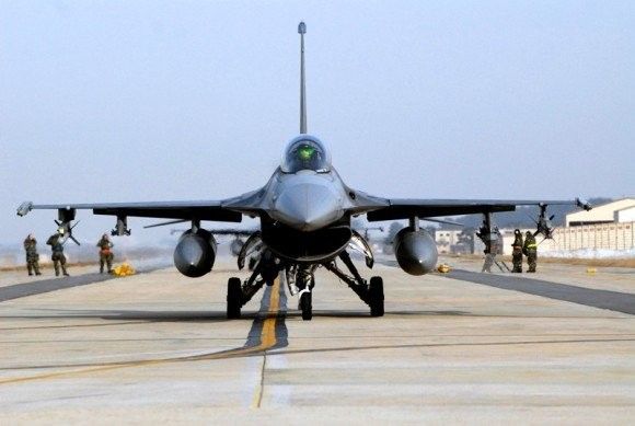 Tajwan zdecydował się na modernizację swoich wielozadaniowych samolotów bojowych F-16 Fighting Falcon - fot. USAF